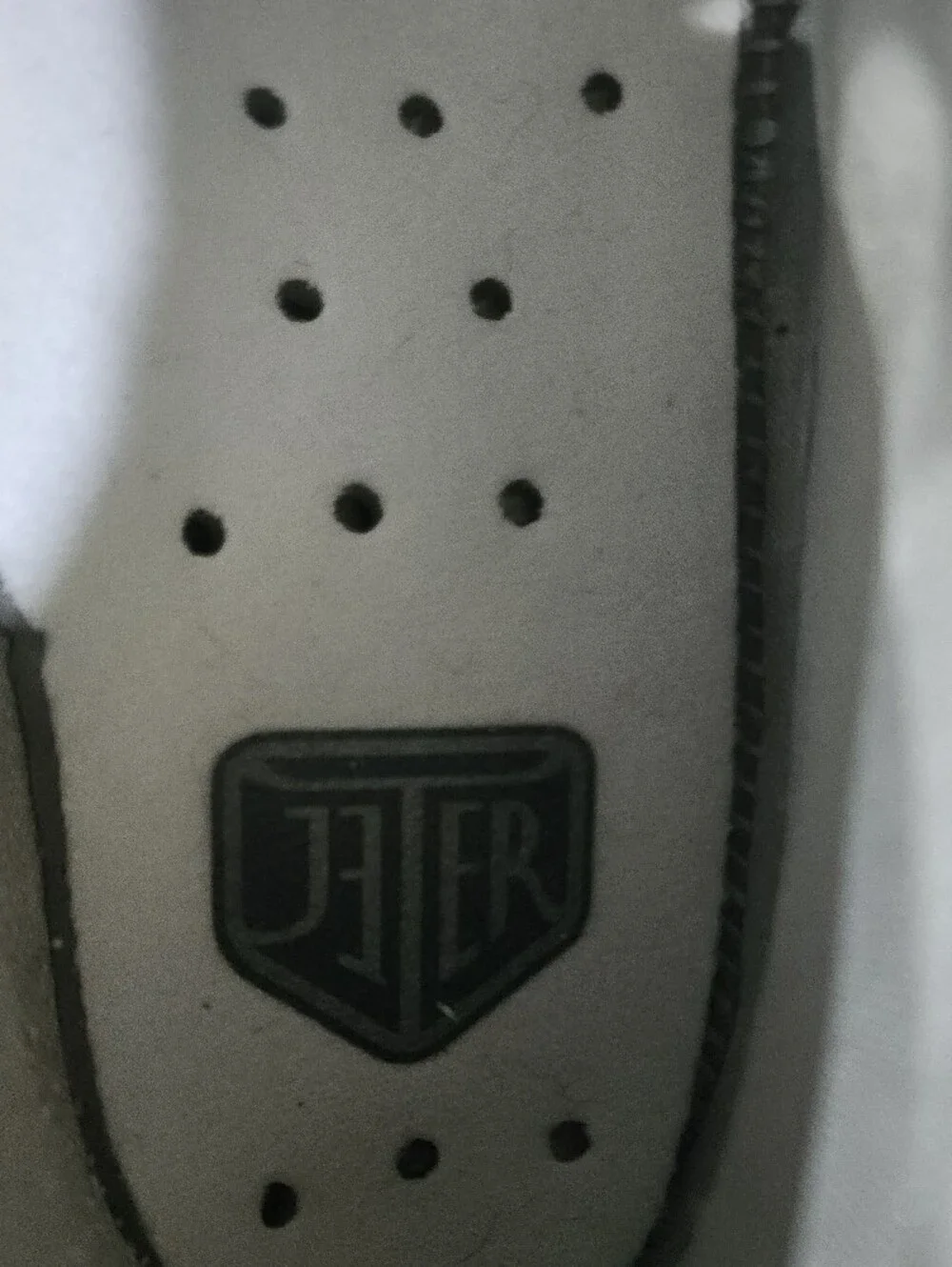 Jordan Jumpman Jeter Clutch Men’s White & Navy High-Top Basketball Sneakers